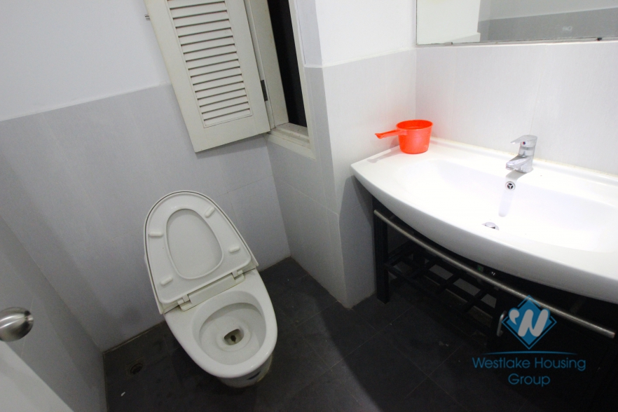 Beautiful office/ shop for rent in Ba Dinh District, Hanoi